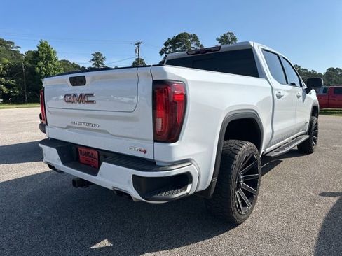 Used 2024 GMC Sierra 1500 AT4 w/ Technology Package AWD/4WD image 3