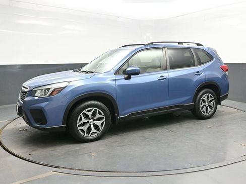 Used 2019 Subaru Forester Premium image 3