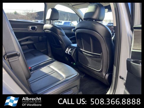 Used 2022 Kia Sorento S w/ Panoramic Sunroof Package image 17