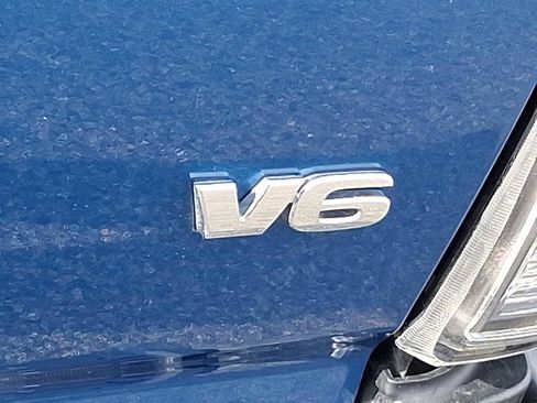 Used 2018 Toyota Tacoma TRD Sport image 32