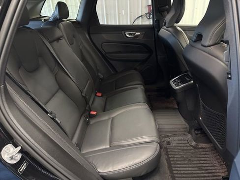 Certified 2024 Volvo XC60 B5 Ultimate w/ Protection Package Premier image 19