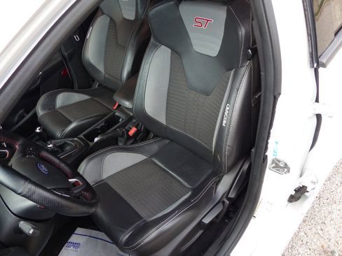 Used 2017 Ford Focus ST FWD image 26