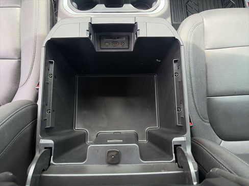 Used 2022 Chevrolet Silverado 1500 LT Trail Boss w/ LT Trail Boss Premium Package AWD/4WD image 23