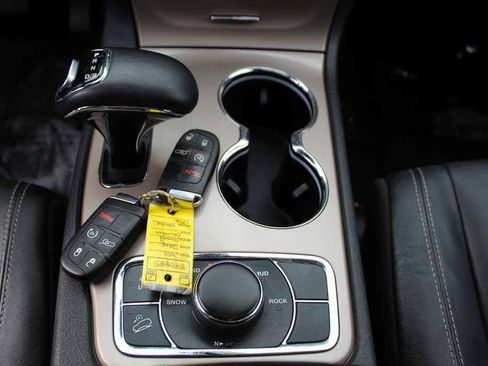 Used 2015 Jeep Grand Cherokee Limited AWD/4WD image 26