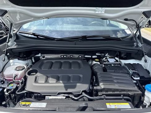 Used 2025 Volkswagen Tiguan SE FWD image 22