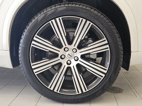 Certified 2022 Volvo XC90 T6 Inscription w/ Climate Package image 4