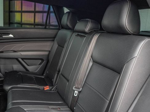 Used 2022 Volkswagen Atlas Cross Sport SE image 14