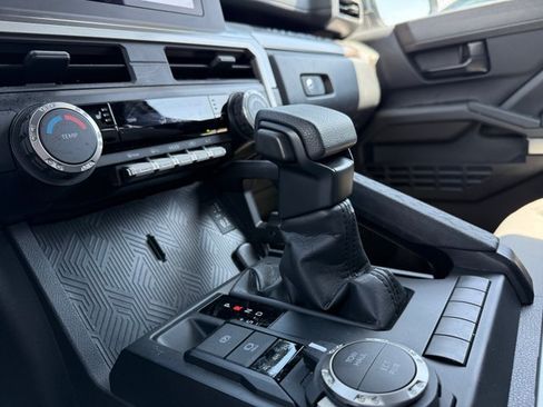 Certified 2024 Toyota Tacoma SR5 AWD/4WD image 22