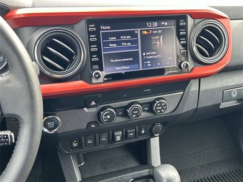 Used 2020 Toyota Tacoma TRD Sport w/ Technology Package image 22