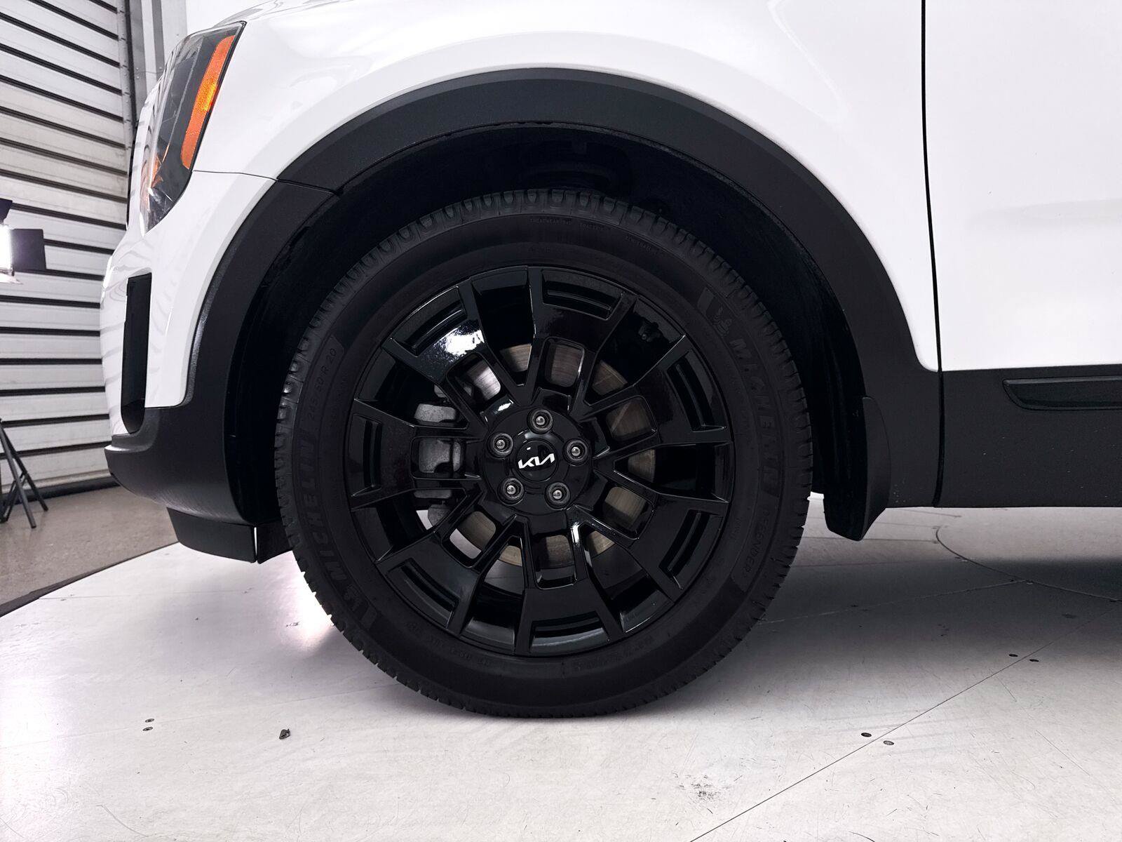 Used 2022 Kia Telluride SX w/ SX Prestige Package AWD/4WD image 4