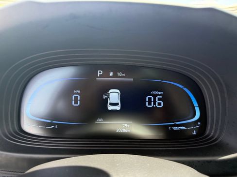 Certified 2023 Hyundai Venue Limited FWD image 16