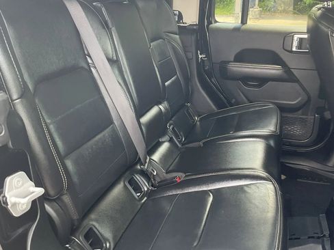 Used 2020 Jeep Gladiator Overland AWD/4WD image 46