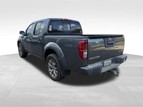 Used 2020 Nissan Frontier SV AWD/4WD image 5