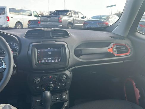 Used 2021 Jeep Renegade Sport image 18