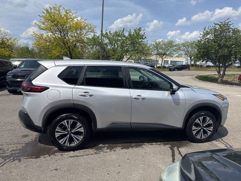 Used 2023 Nissan Rogue SV AWD/4WD image 3