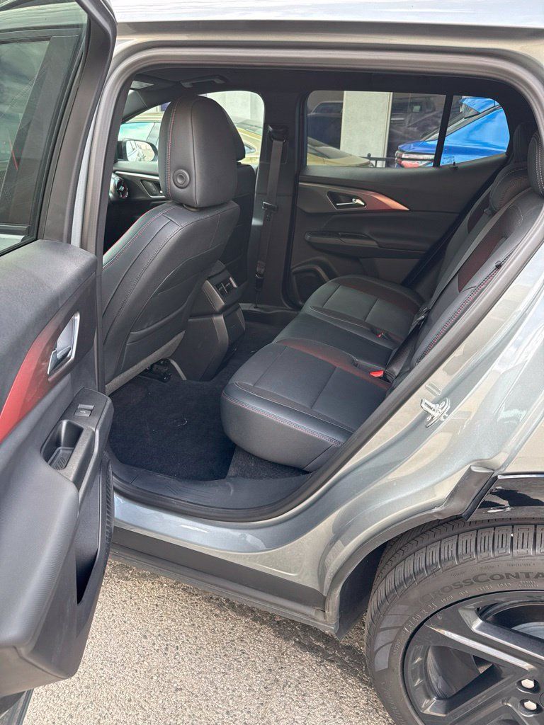 Used 2024 Chevrolet Equinox EV RS FWD image 13