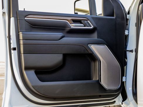 Used 2024 Chevrolet Silverado 3500 High Country w/ High Country Premium Package image 35