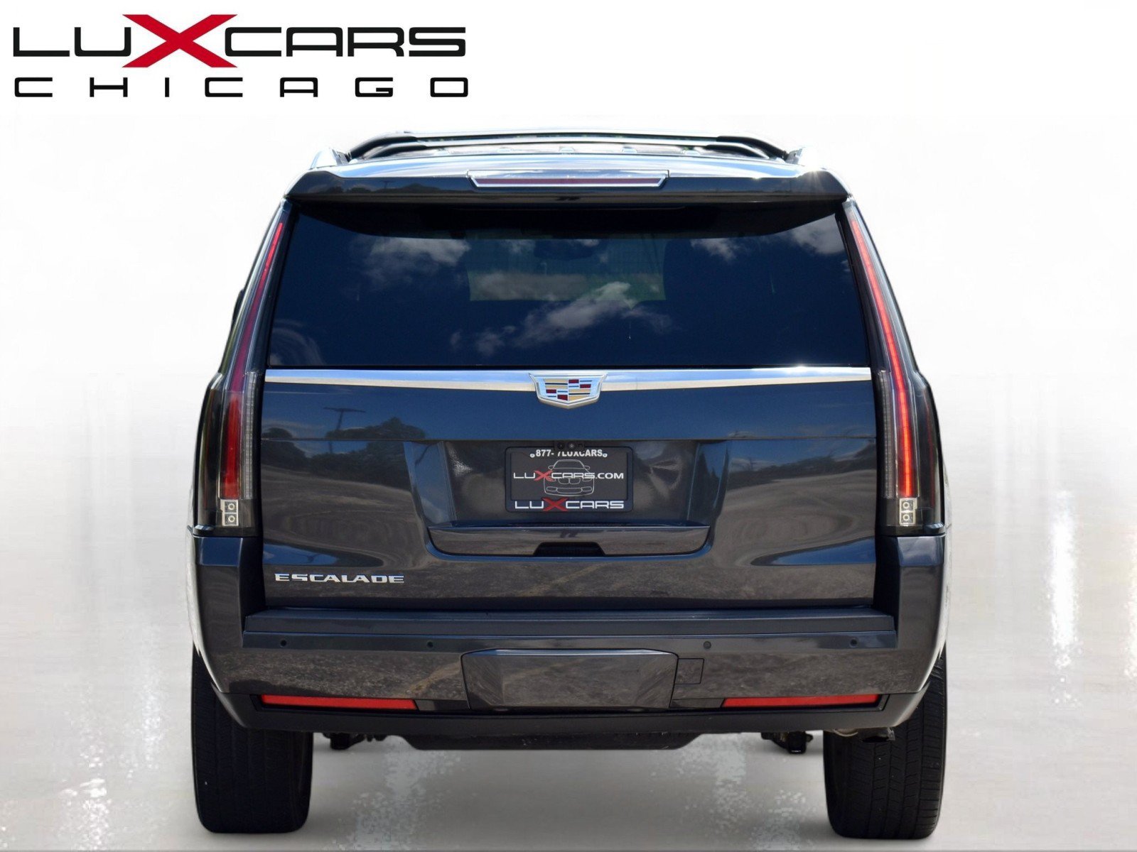 Used 2017 Cadillac Escalade Platinum AWD/4WD image 8