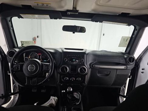 Used 2018 Jeep Wrangler Sport AWD/4WD image 10