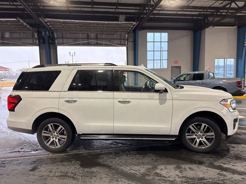 Used 2023 Ford Expedition Limited image 17