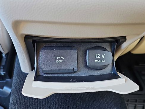 Used 2019 Mercedes-Benz GLC 350e 4MATIC image 11