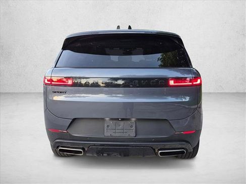Used 2024 Land Rover Range Rover Sport SE AWD/4WD image 6