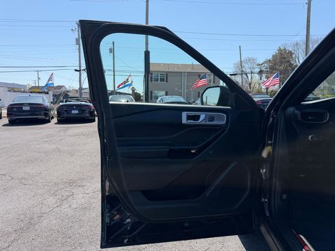 Used 2022 Ford Explorer ST w/ Equipment Group 401A AWD/4WD image 9