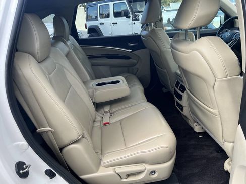 Used 2017 Acura MDX FWD image 39