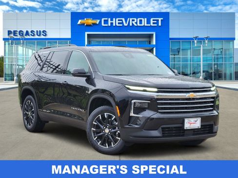 New 2026 Chevrolet Traverse LT w/ Sun and Wheel Package FWD image 1