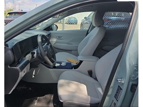 Used 2024 Hyundai Kona SEL FWD image 5