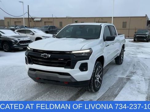 Used 2024 Chevrolet Colorado Z71 w/ Z71 Convenience Package 2 image 3
