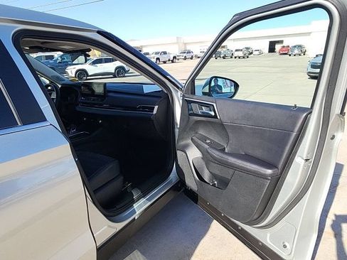 Used 2025 Mitsubishi Outlander SE AWD/4WD image 27