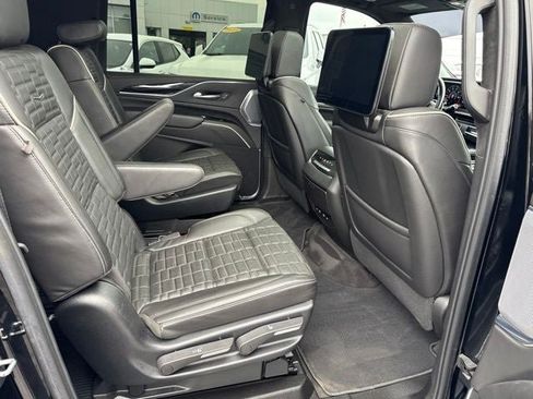 Used 2023 Cadillac Escalade ESV V AWD/4WD image 24