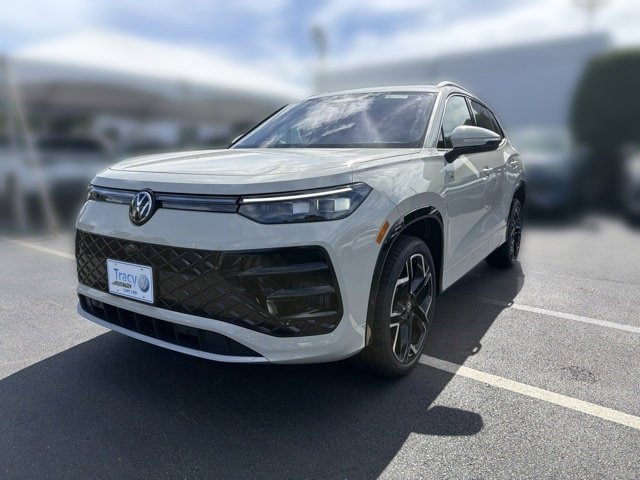New 2026 Volkswagen Tiguan SEL R-Line AWD/4WD image 3