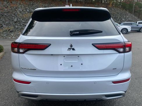 Used 2024 Mitsubishi Outlander AWD image 36