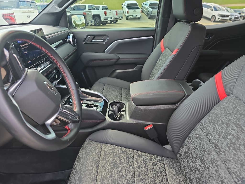 Used 2024 Chevrolet Colorado Z71 w/ Z71 Convenience Package 2 AWD/4WD image 15