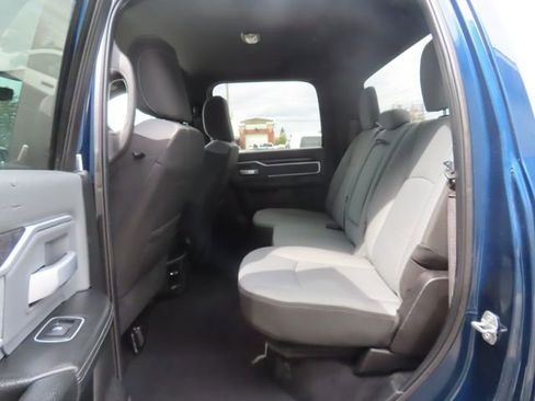 Used 2022 RAM 2500 Big Horn w/ Towing Technology Group B AWD/4WD image 20