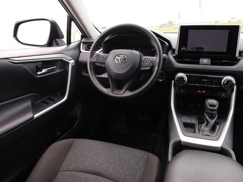 Used 2024 Toyota RAV4 XLE FWD image 22