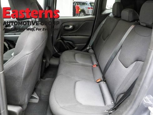 Used 2023 Jeep Renegade Latitude image 21