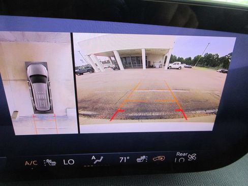 Used 2025 Buick Enclave Preferred FWD image 47