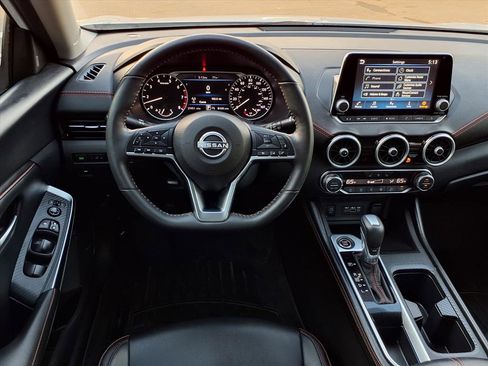 Used 2024 Nissan Sentra SR w/ SR Premium Package image 13