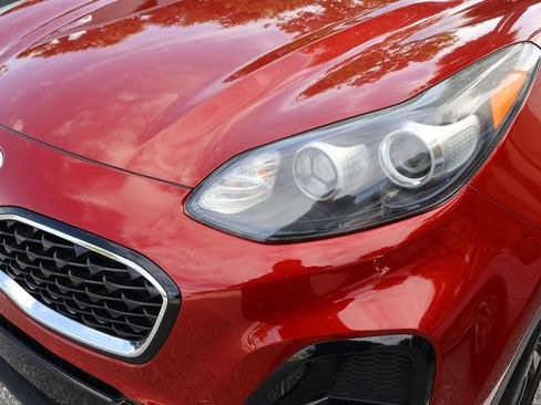 Used 2022 Kia Sportage LX image 3