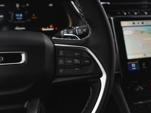 New 2025 Jeep Grand Cherokee Limited image 21