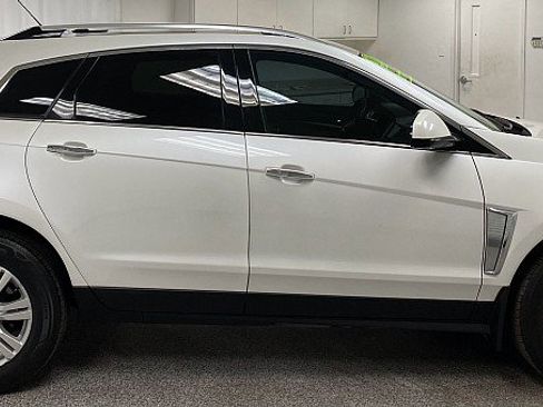 Used 2016 Cadillac SRX Luxury w/ Driver Awareness Package image 4