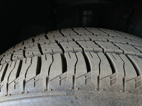 Used 2020 Toyota Highlander XLE image 13