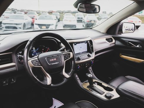 Used 2017 GMC Acadia Denali w/ Technology Package image 2