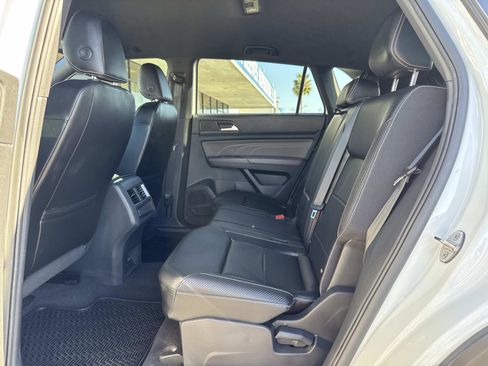 Used 2021 Volkswagen Atlas Cross Sport SE w/ Cross Sport MDO Package image 25