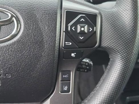 Used 2022 Toyota Tacoma TRD Off-Road image 21