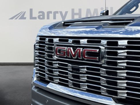 Used 2024 GMC Sierra 3500 Denali w/ Denali Reserve Package image 11