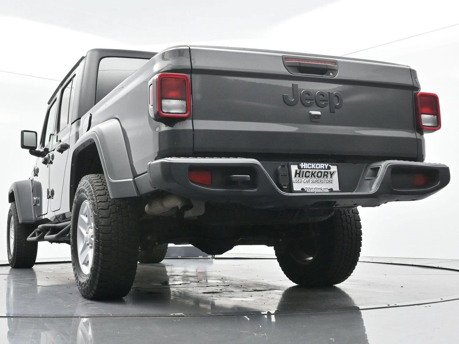 Used 2023 Jeep Gladiator Sport AWD/4WD image 43